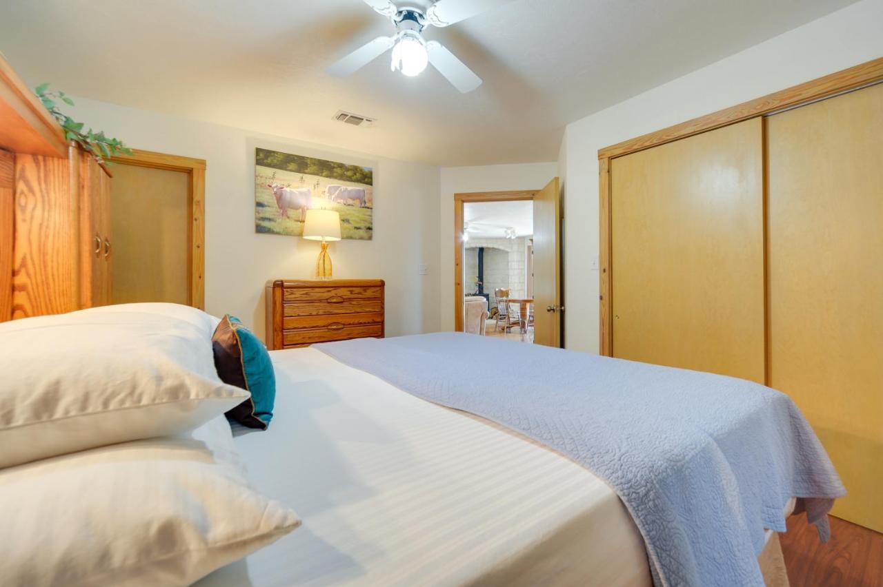 Fredericksburg Retreat With Private Hot Tub And Patio! Villa Exteriör bild
